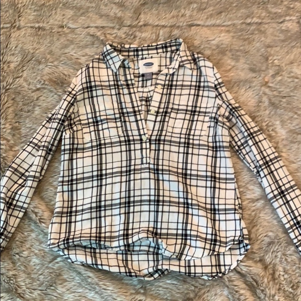 Long sleeve tunic shirt.